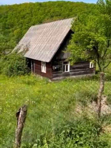 Продається двоповерховий будинок в с. Грушово