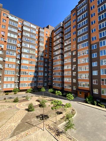 Мостобудівників вул., 18