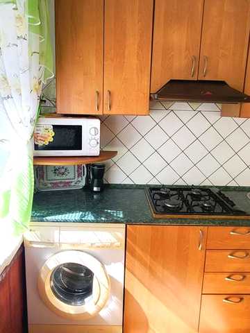 Продаж 2-х к.кв. вул. Українська буд. 13 (5/9) біля Малого ринку.