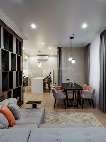 Антоновича вул. (Горького), 44