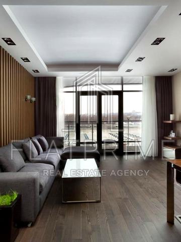 Раїси Окіпної вул., 18