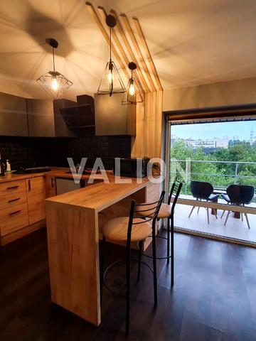 Залізнична вул., 32