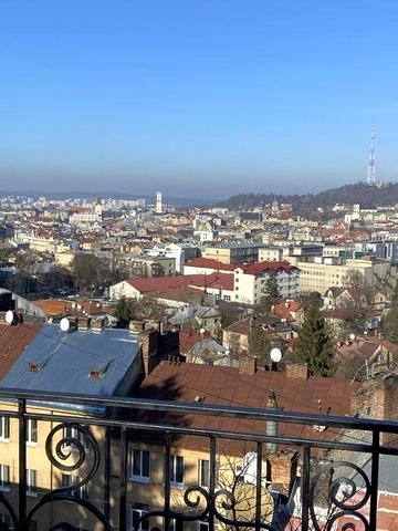 Продаж дворівневого пентхаусу з терасою