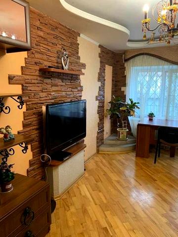 Михайла Грушевського вул. (Котовського), 14