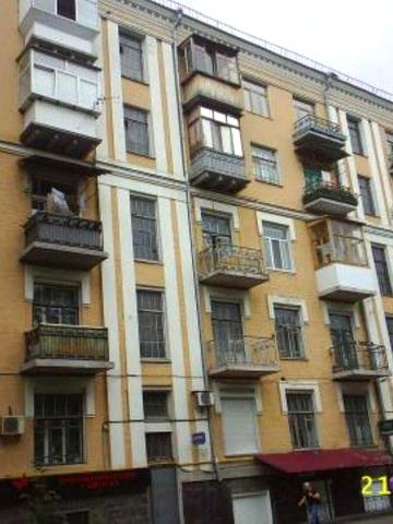 Продам 2-х кім.  вул. Верхній Вал,54/23 Поділ Подільський район