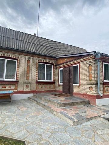 Продам будинок з великою земельною ділянкою