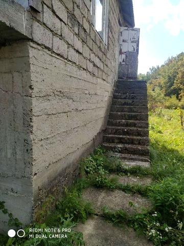 Продам дачу.Ужгородський район недалеко від  жд.зупинки Дачна