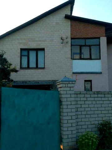 Будинок на 2 поверхи в с. Щербані