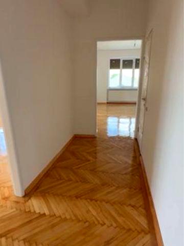 Продається з ремонтом в центрі города в чеському будинку квартира