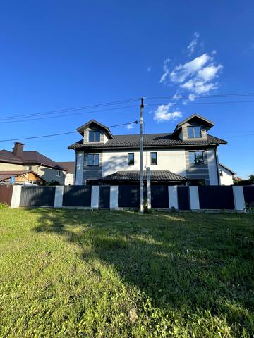 Гетьманська вул., 32