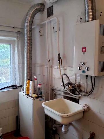 Продам 2-х кімнатну квартиру Центр Новогуйвинске