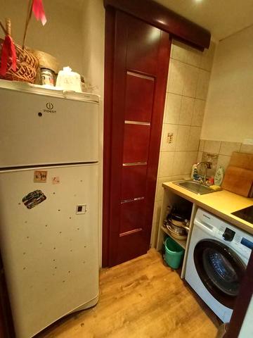 Продам 1-на. Кв. 18кв. Юності 15.