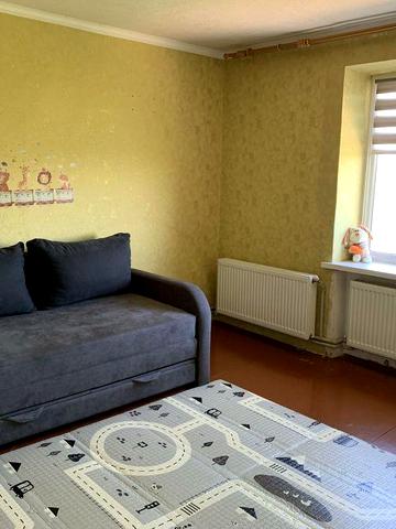 Продається трьох кімнатна квартира