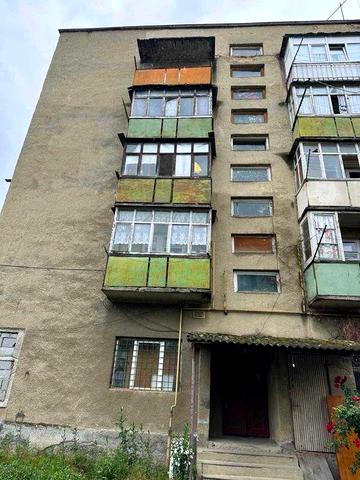 Продається 1 кімнатна квартира в смт. Тересва