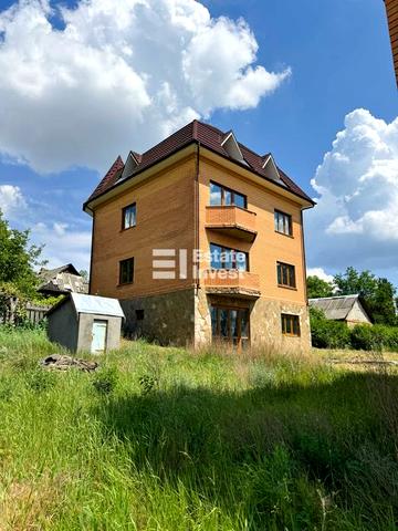 Продаються 2 будинки за ціною одного, с. Литвинівка, 35 км від Києва