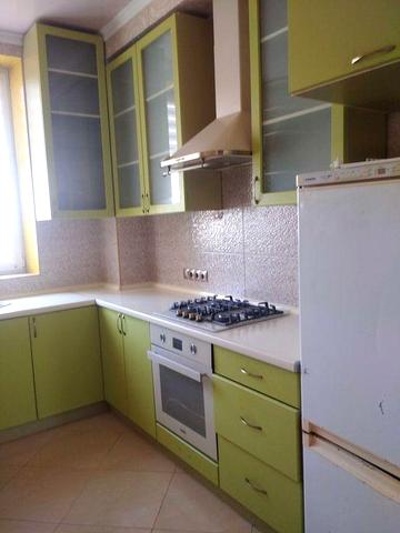 продам 2-х ком.квартиру на Пирогова.