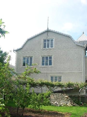 Продам будинок біля р. ДНІСТЕР, з великою зем. ділянкою.