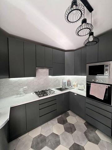 Продам 3х кімнатну квартиру 72м2 з гарним якісним сучасним ремонтом