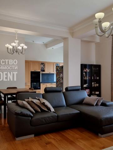 Левка Лукяненка вул. (Василя Жуковського), 3-Г