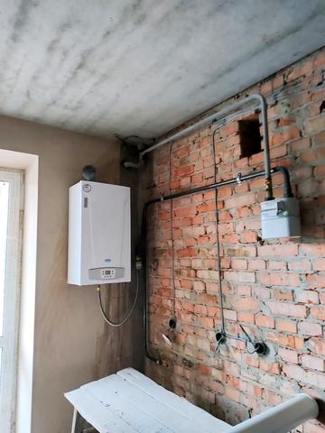 Героїв України вул., 4