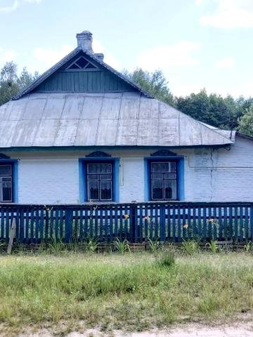 Будинок у ліса, з газом. Блакитні озера.