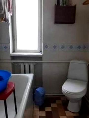 Продаж 3к Дім Довженка вулиця