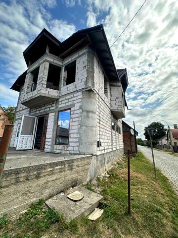 Продається будинок в м. Тячів
