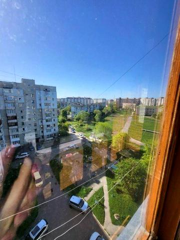 Продам 1 кім  Шкільна 2