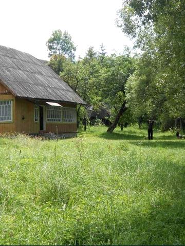 Дім і дві земельні ділянки