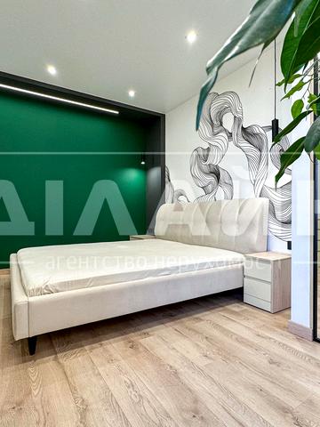 Бородинська вул., 2