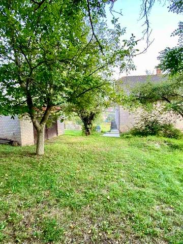 Продається добротний цегляний будинок.