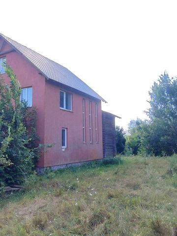 2-поверховий котедж в с. Повстин на березі річки Удай