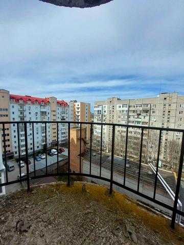 12-та Поздовжня вул., 16а