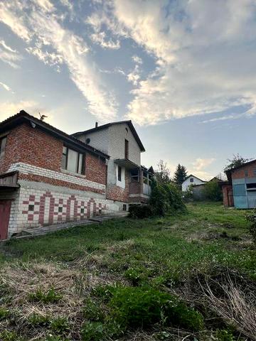 Продам дачний будинок