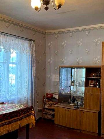 Будинок і земельна ділянка