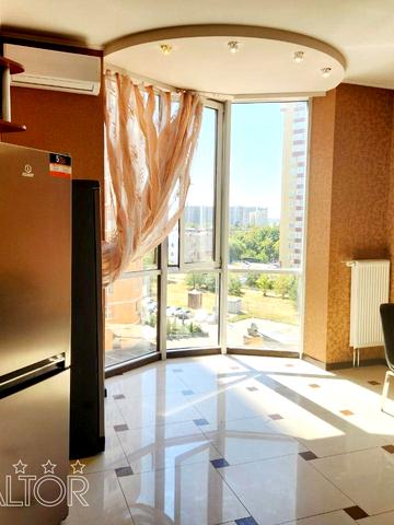 Науки просп. (Леніна), 77