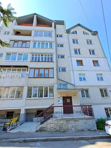 Довженка вул., 19