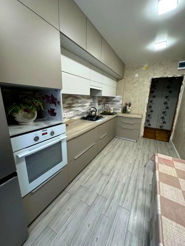 Івана Кавалерідзе вул. (), 16