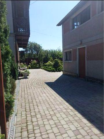 Продам власний будинок, для великоі родини, теплий, затишний,тихий.