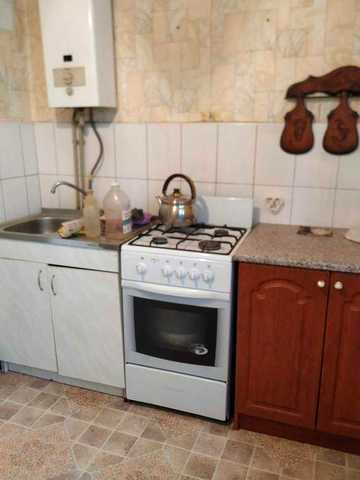 ПРОДАЖ мебльованої 2-кімн. з АО, пров. Б. Хмельницького (А)