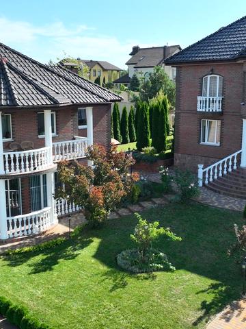 Тарасівська, 27