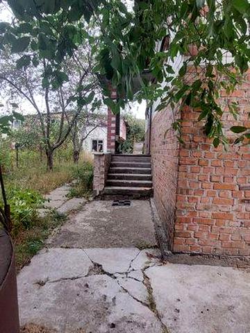 Окремий будинок!