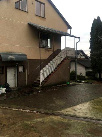 Продам хороший і уютний будинок на окраїні міста.