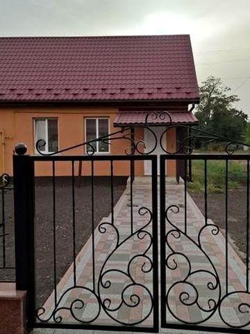 Продам квартиру в селищі Мирне
