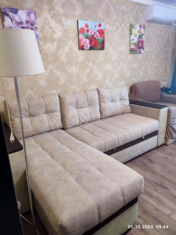 Космонавтів вул., 6