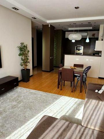 Продается 3х комнатная квартира, в доме инвертора и аккумуляторы ЖК Феодосійський