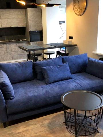 Продаж квартири на вул.Довга 20