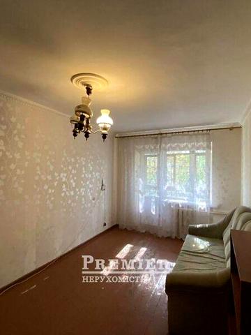 Продаж 1к Квартира Космонавтів вулиця