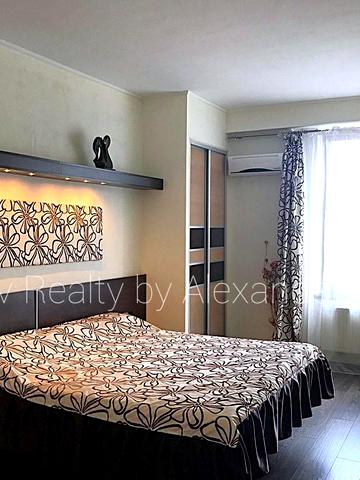 Тіниста вул., 9/12