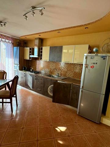 Олександра Чабана вул., 1б